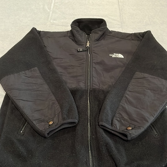 Children’s XL North face jacket - Picture 3 of 8
